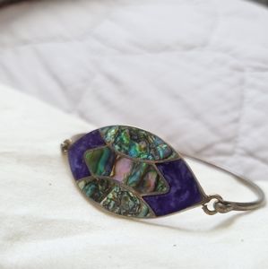 SOLD •4/$20• Abalone shell bracelet